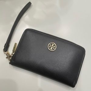 Tory Burch Robinson Metallic Smart Wallet in Black